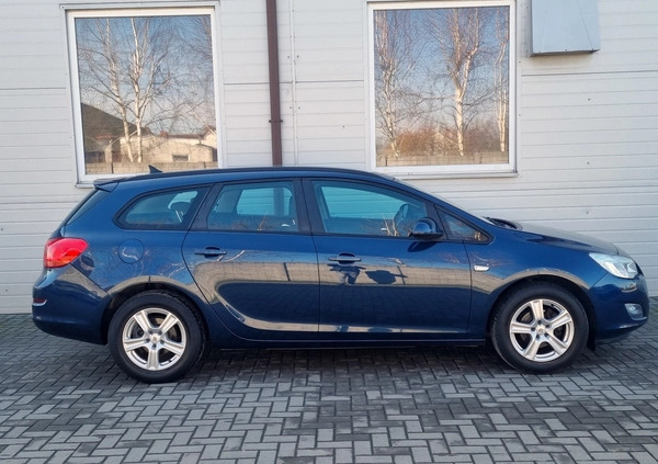 Opel Astra cena 22900 przebieg: 162000, rok produkcji 2012 z Kutno małe 352